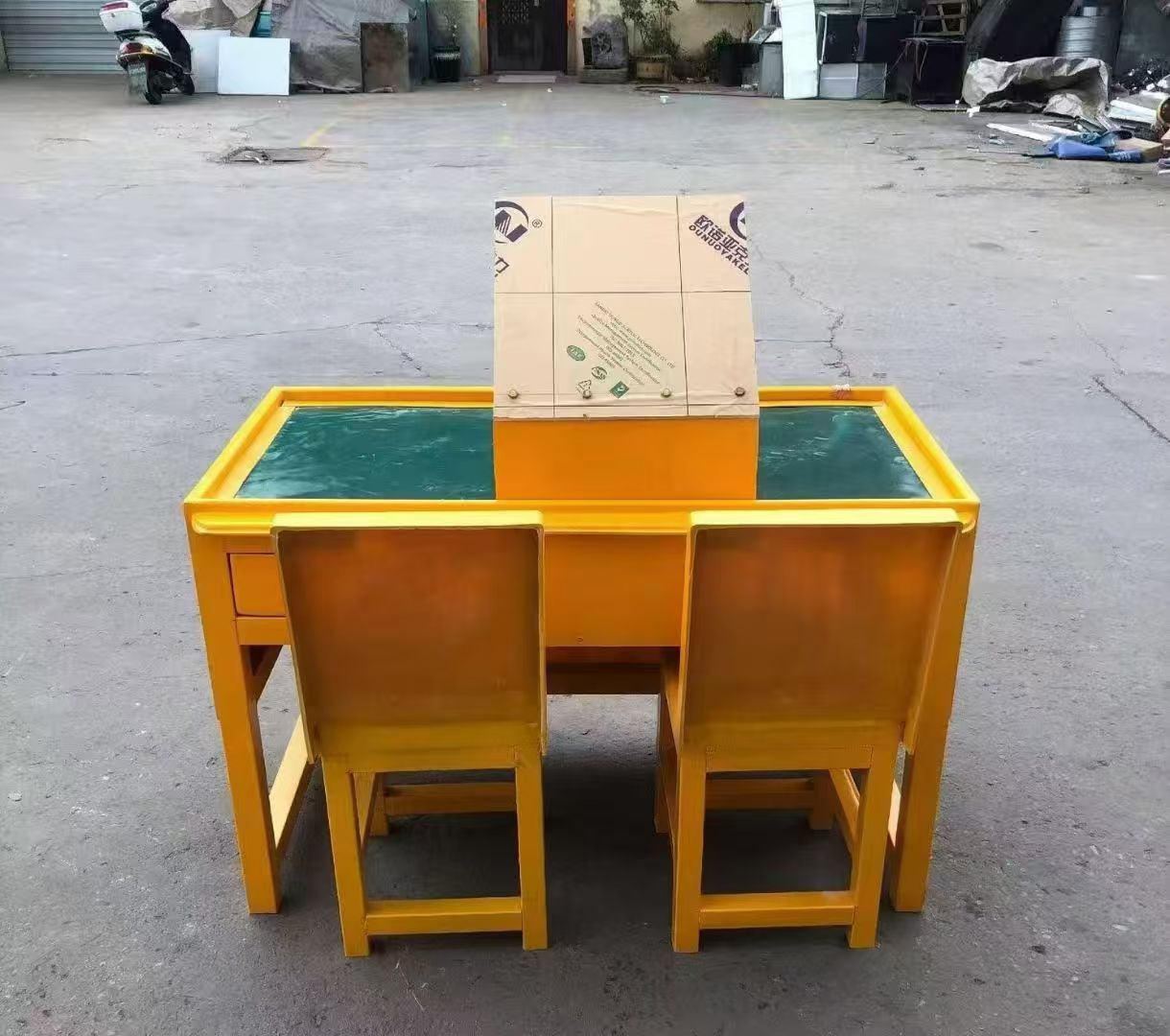 饶阳防静电导通桌井下煤矿火工品发放桌：危险品流转的安全守护者